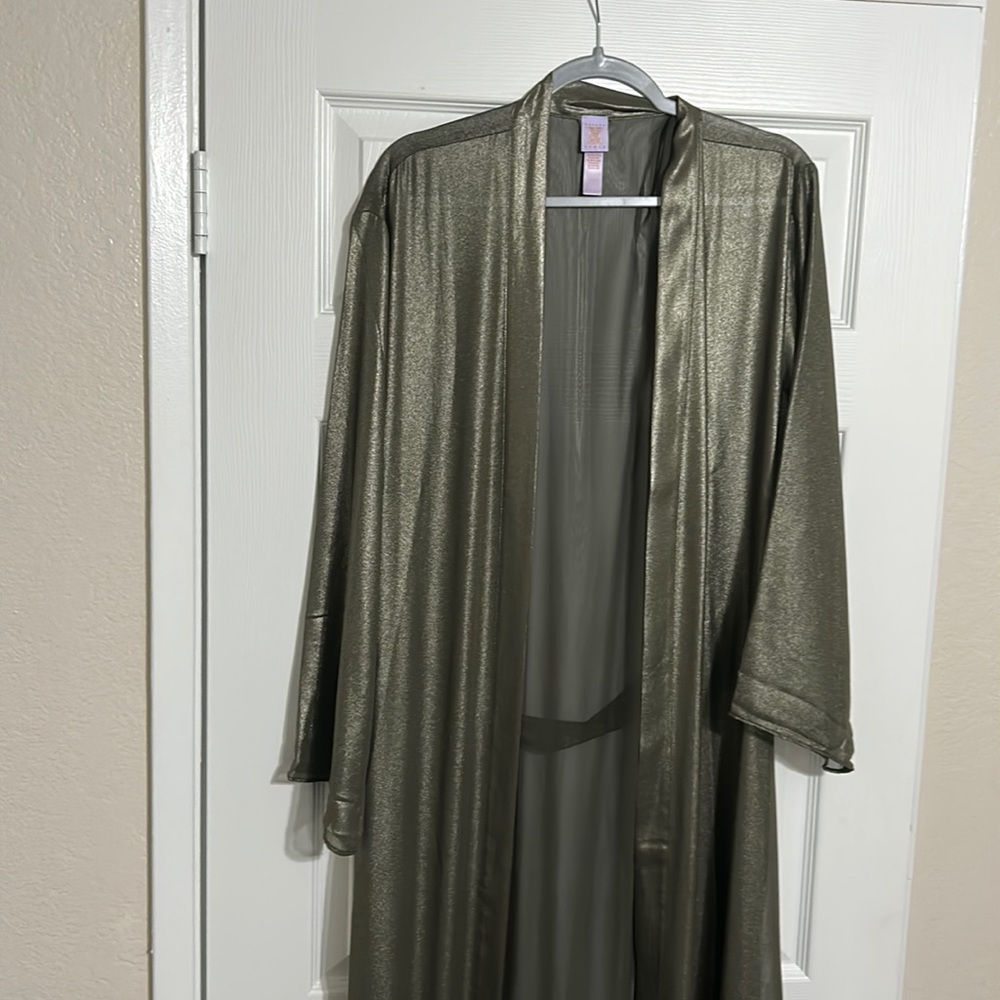 NWOT Savage X Women’s Olive Green Shimmery Sheer Robe